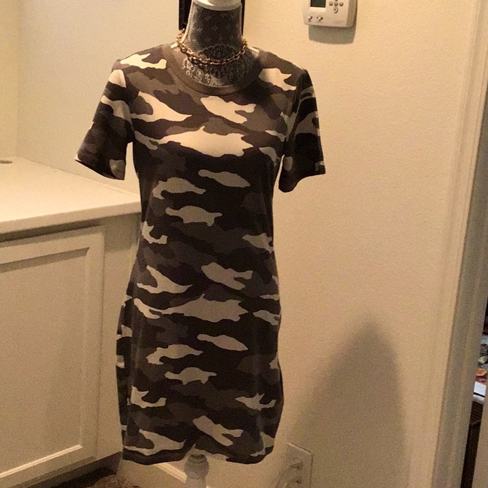 H&M Divided T-shirt Dress size 12